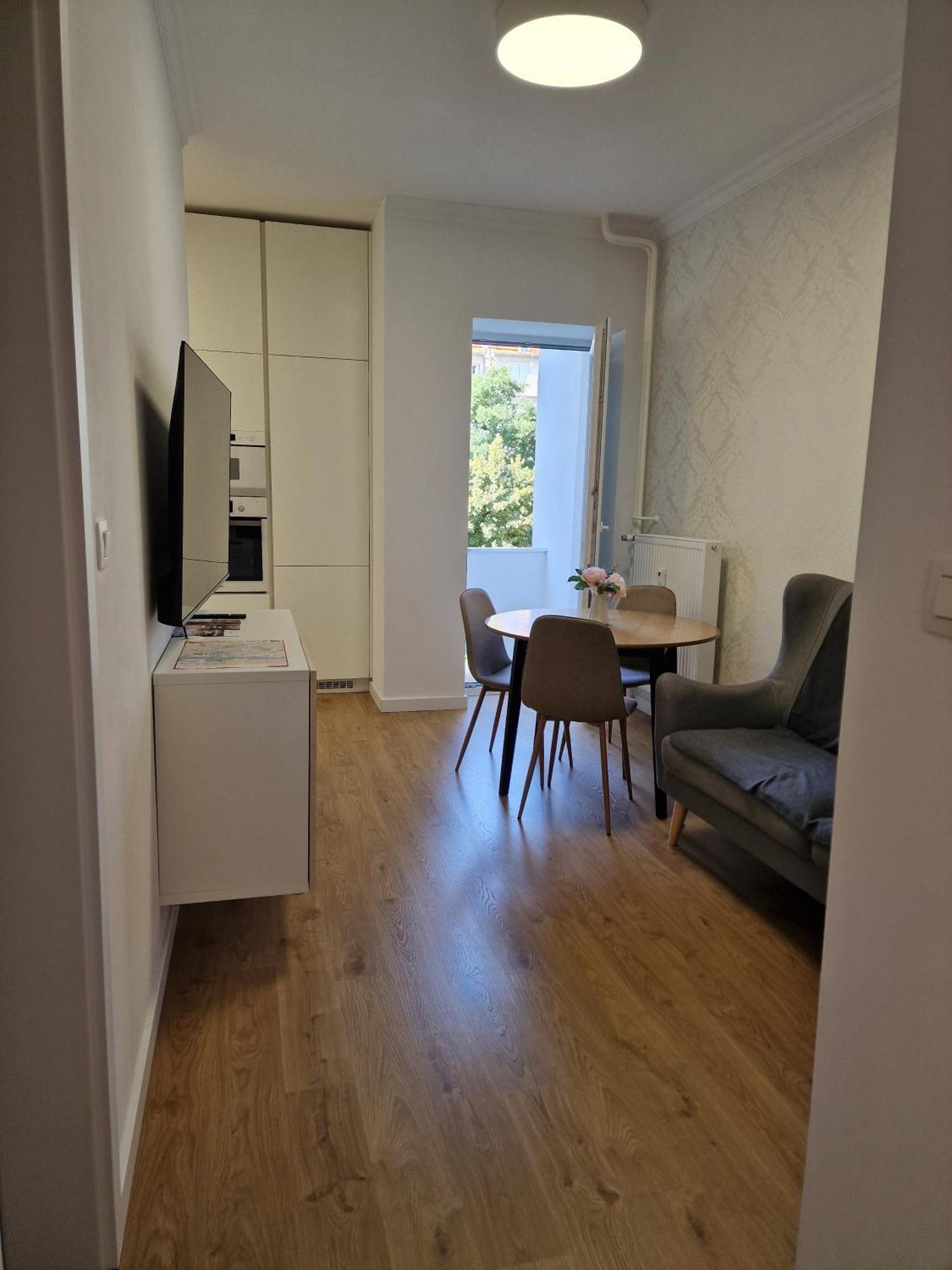 Old Town Apartment - 2 Bedrooms Bratislava Extérieur photo