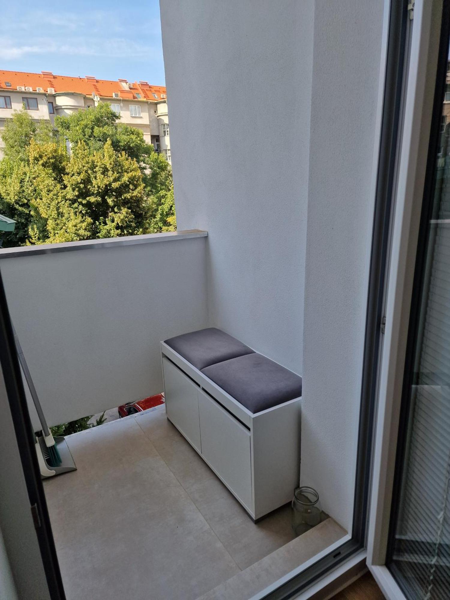 Old Town Apartment - 2 Bedrooms Bratislava Extérieur photo