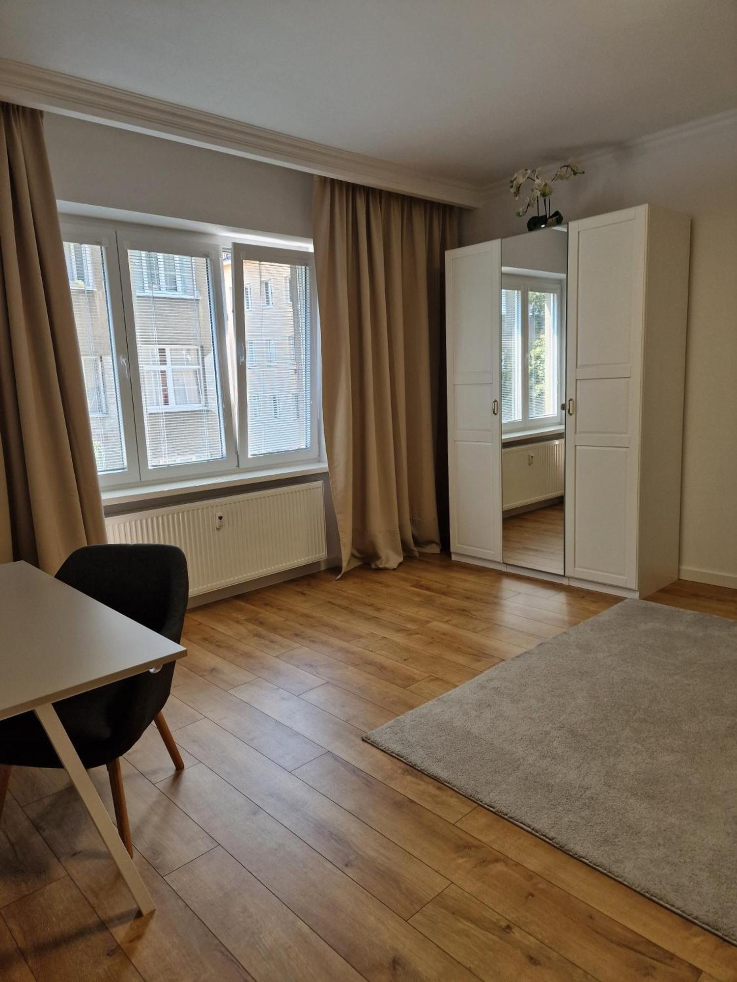 Old Town Apartment - 2 Bedrooms Bratislava Extérieur photo