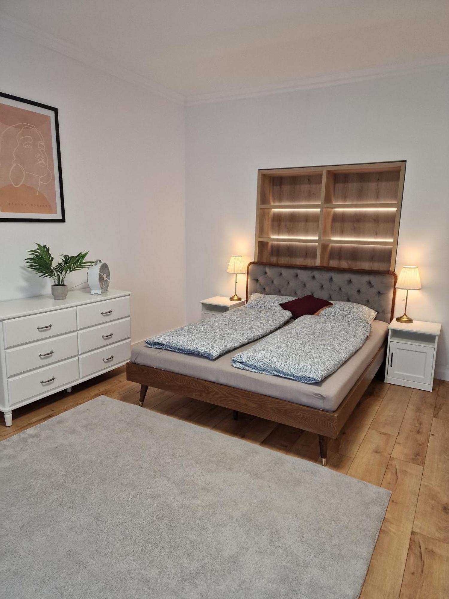 Old Town Apartment - 2 Bedrooms Bratislava Extérieur photo